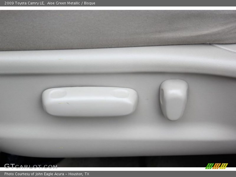 Aloe Green Metallic / Bisque 2009 Toyota Camry LE