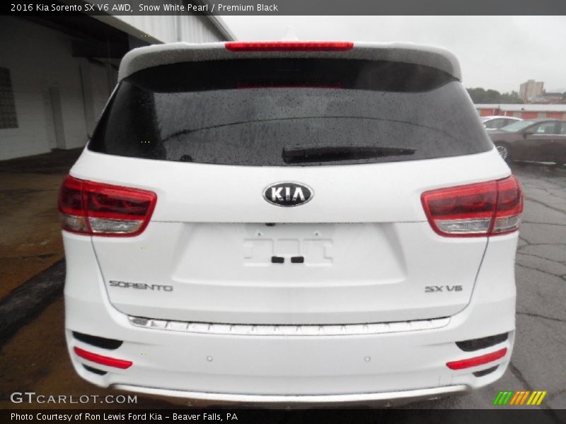 Snow White Pearl / Premium Black 2016 Kia Sorento SX V6 AWD