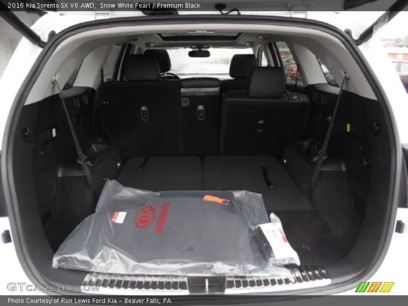  2016 Sorento SX V6 AWD Trunk