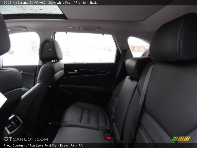 Rear Seat of 2016 Sorento SX V6 AWD