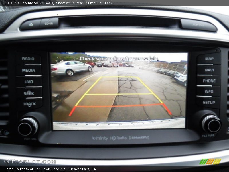 Snow White Pearl / Premium Black 2016 Kia Sorento SX V6 AWD