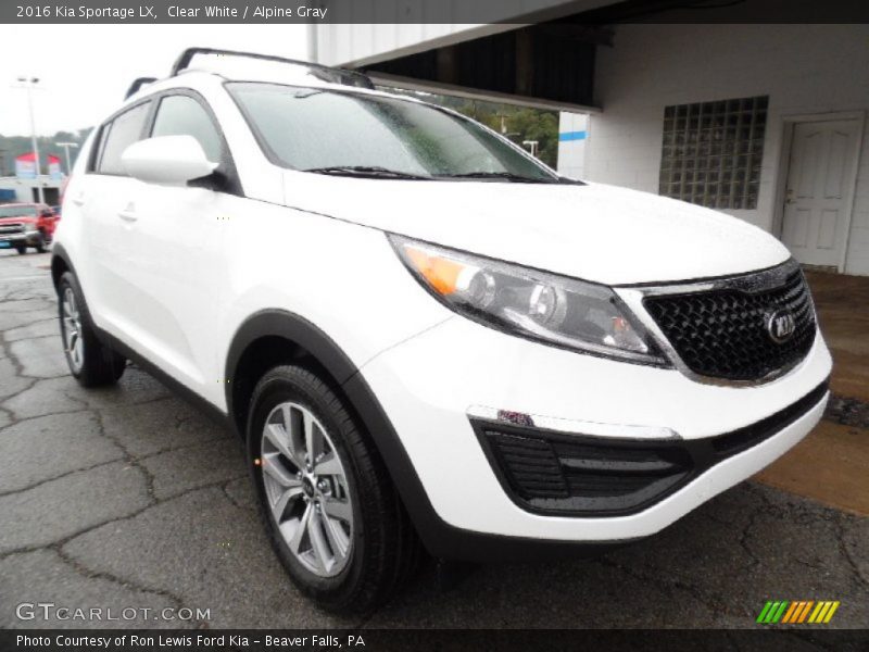 Front 3/4 View of 2016 Sportage LX