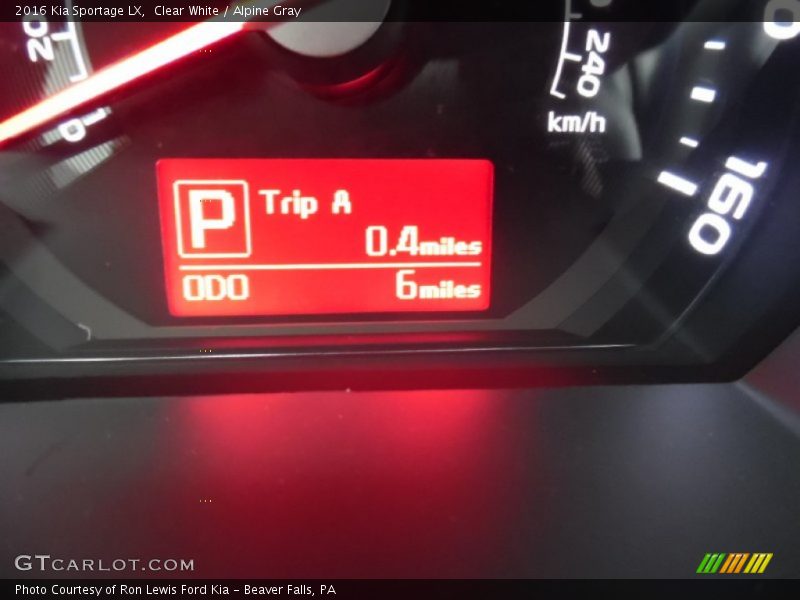 Clear White / Alpine Gray 2016 Kia Sportage LX
