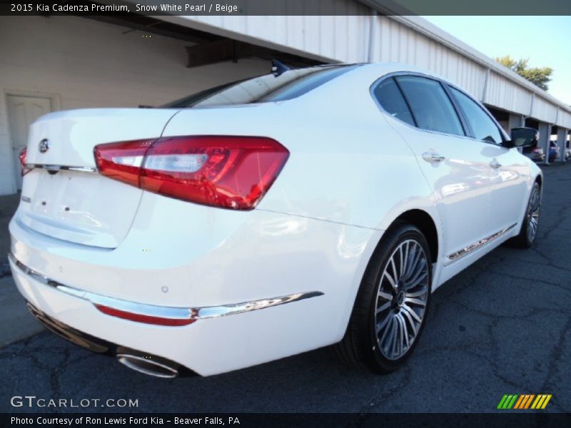 Snow White Pearl / Beige 2015 Kia Cadenza Premium