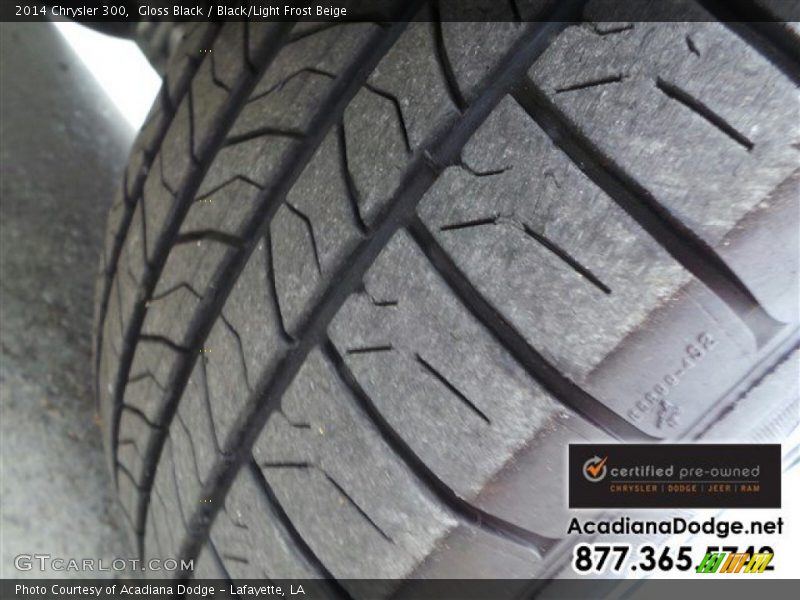 Gloss Black / Black/Light Frost Beige 2014 Chrysler 300