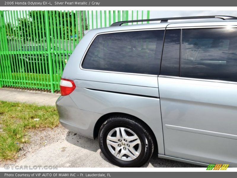 Silver Pearl Metallic / Gray 2006 Honda Odyssey EX-L