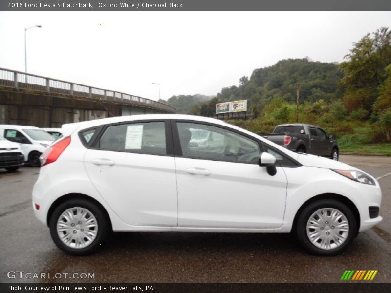 Oxford White / Charcoal Black 2016 Ford Fiesta S Hatchback