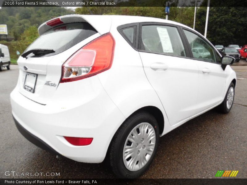 Oxford White / Charcoal Black 2016 Ford Fiesta S Hatchback