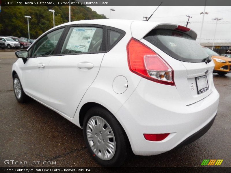 Oxford White / Charcoal Black 2016 Ford Fiesta S Hatchback