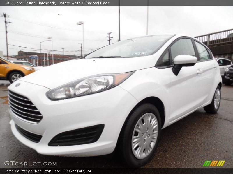 Front 3/4 View of 2016 Fiesta S Hatchback
