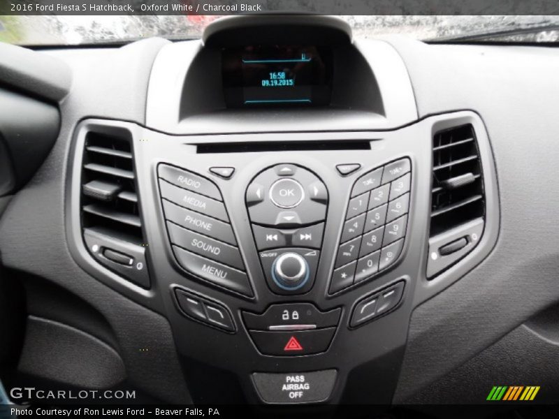 Controls of 2016 Fiesta S Hatchback