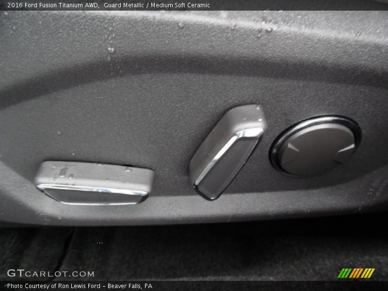 Controls of 2016 Fusion Titanium AWD