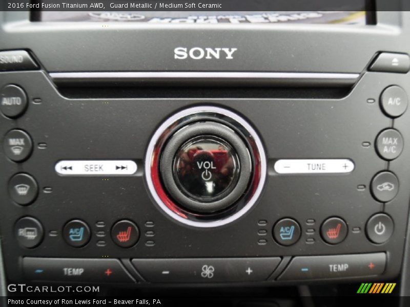 Controls of 2016 Fusion Titanium AWD