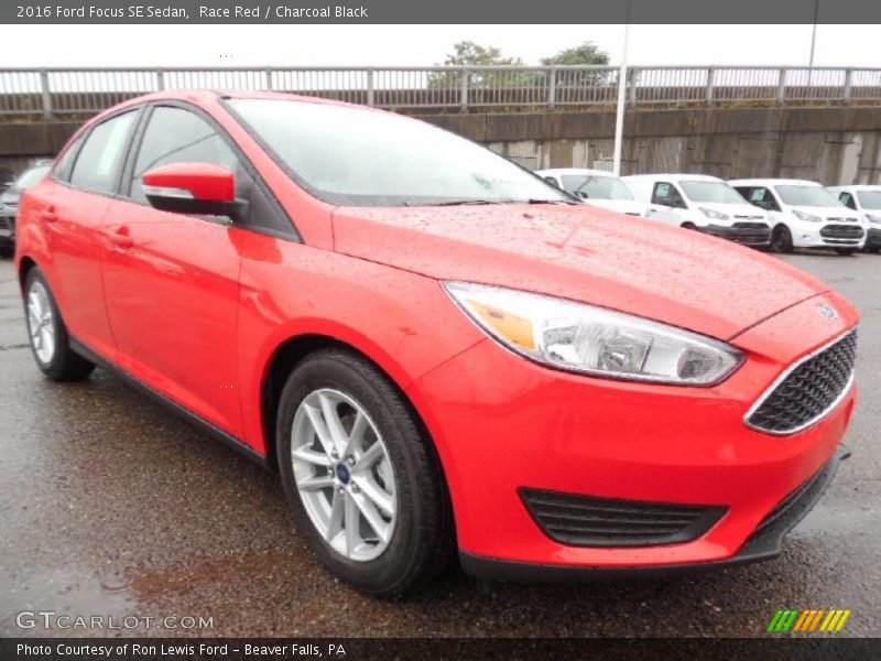 Race Red / Charcoal Black 2016 Ford Focus SE Sedan