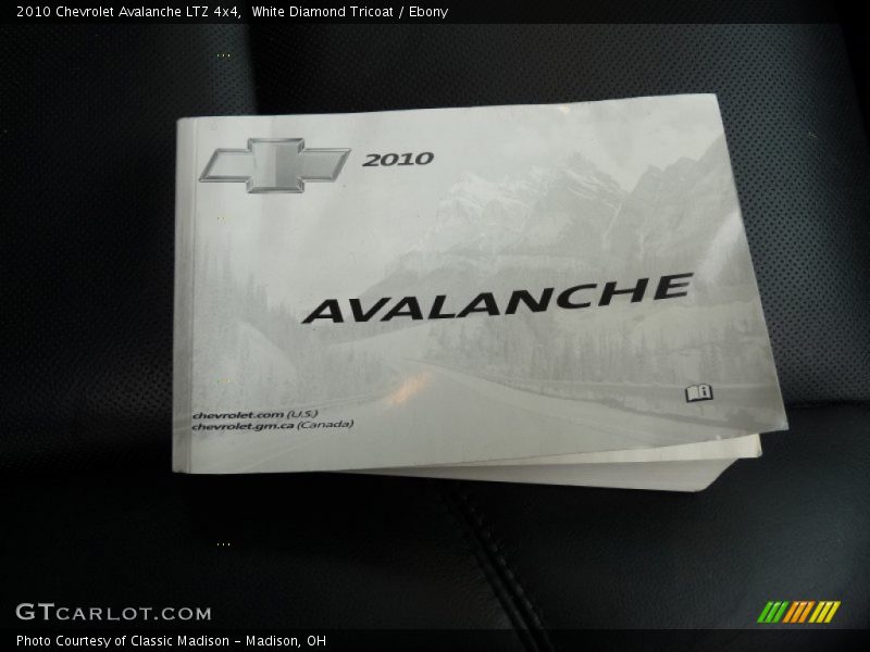 White Diamond Tricoat / Ebony 2010 Chevrolet Avalanche LTZ 4x4