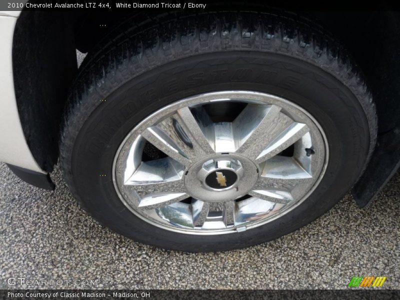 White Diamond Tricoat / Ebony 2010 Chevrolet Avalanche LTZ 4x4