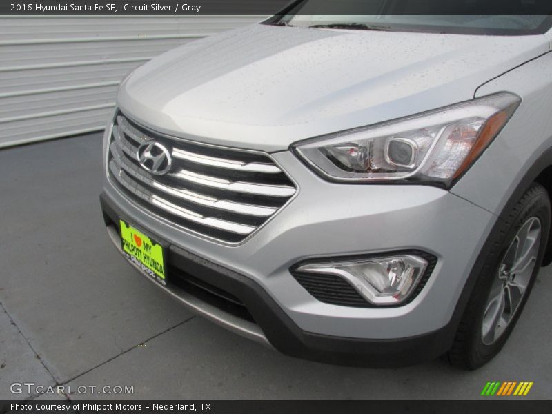 Circuit Silver / Gray 2016 Hyundai Santa Fe SE