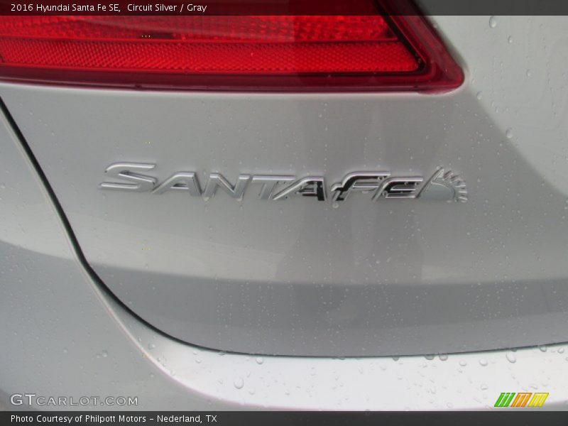 Circuit Silver / Gray 2016 Hyundai Santa Fe SE