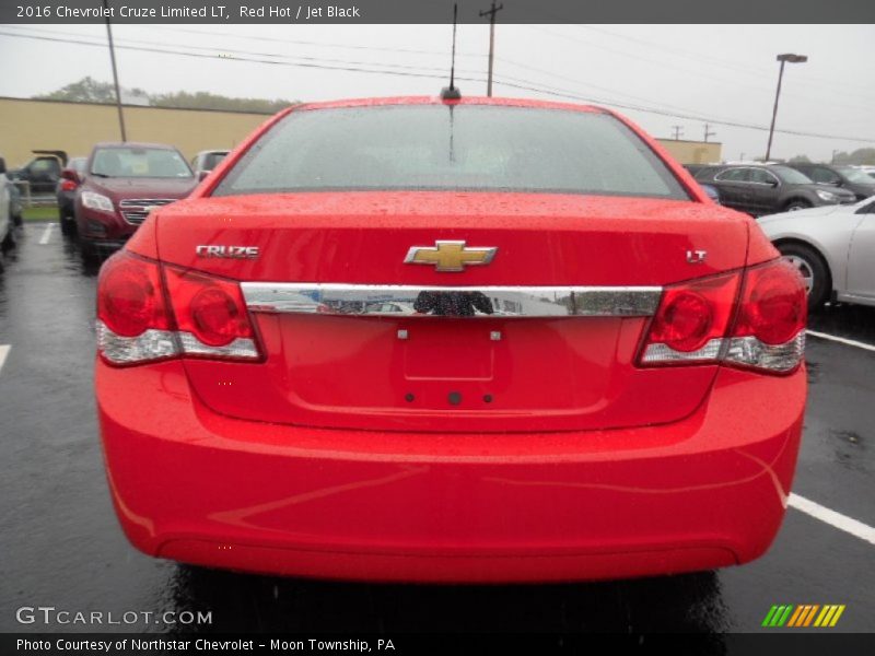 Red Hot / Jet Black 2016 Chevrolet Cruze Limited LT