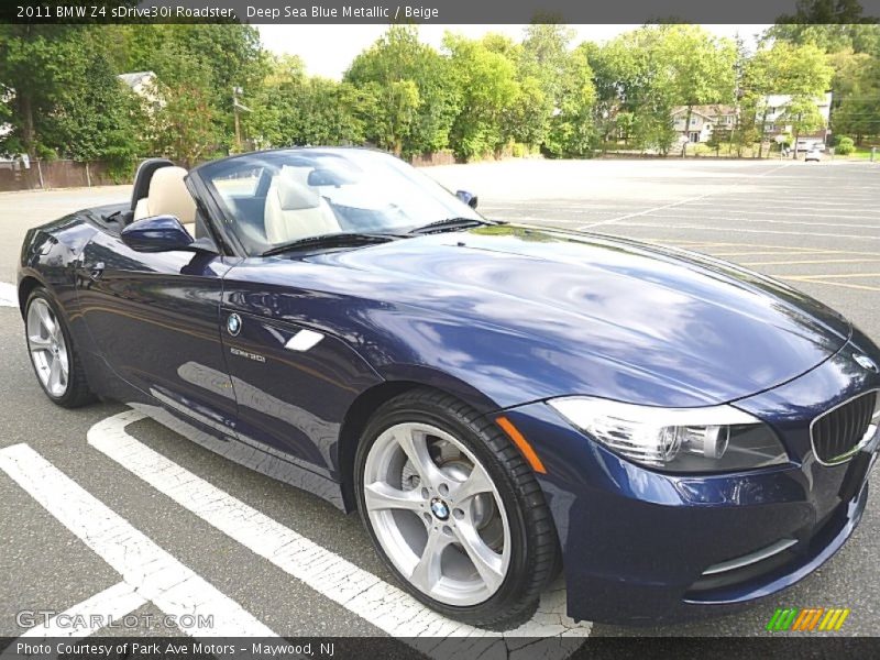 Front 3/4 View of 2011 Z4 sDrive30i Roadster