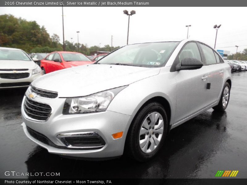 Silver Ice Metallic / Jet Black/Medium Titanium 2016 Chevrolet Cruze Limited LS