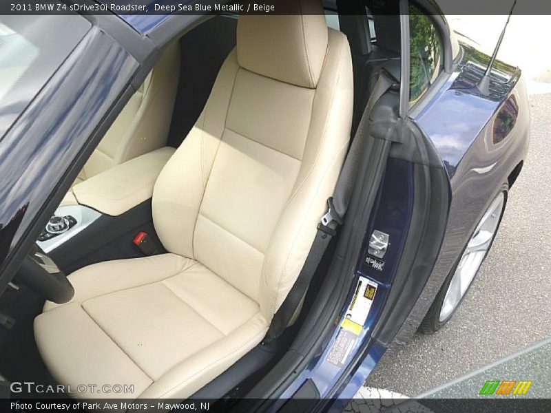 Front Seat of 2011 Z4 sDrive30i Roadster