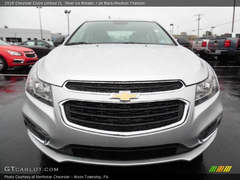 Silver Ice Metallic / Jet Black/Medium Titanium 2016 Chevrolet Cruze Limited LS