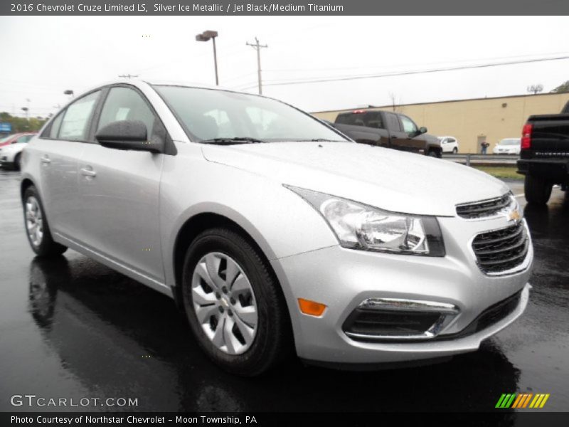 Silver Ice Metallic / Jet Black/Medium Titanium 2016 Chevrolet Cruze Limited LS