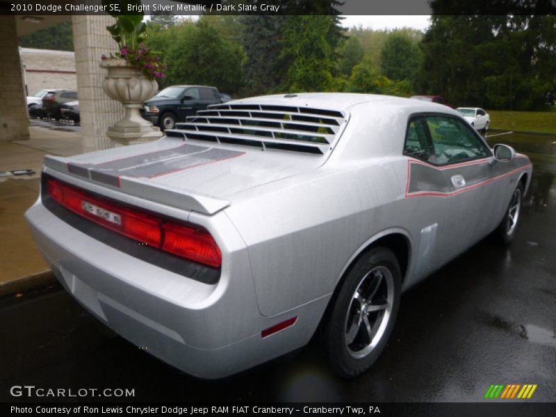 Bright Silver Metallic / Dark Slate Gray 2010 Dodge Challenger SE