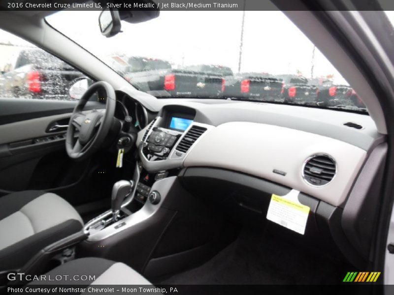 Silver Ice Metallic / Jet Black/Medium Titanium 2016 Chevrolet Cruze Limited LS