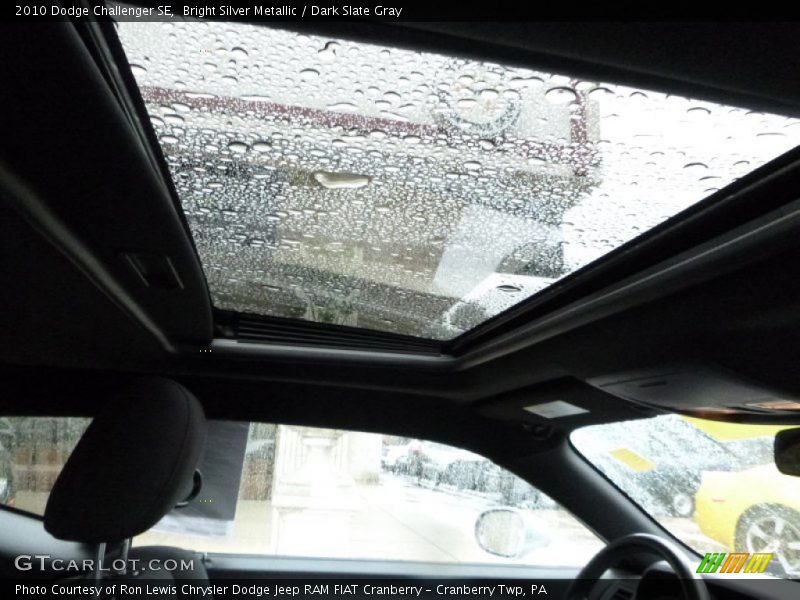 Bright Silver Metallic / Dark Slate Gray 2010 Dodge Challenger SE