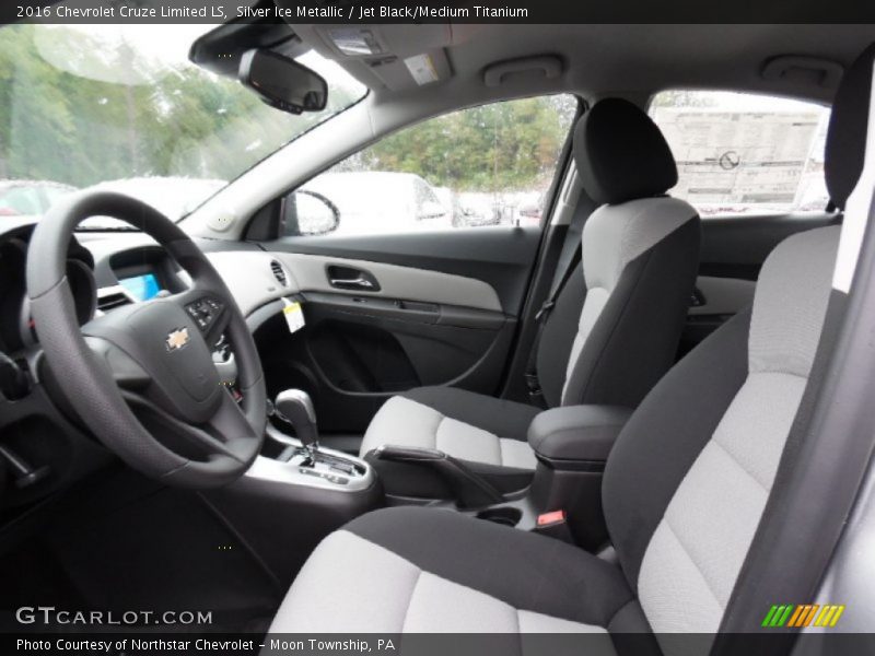 Silver Ice Metallic / Jet Black/Medium Titanium 2016 Chevrolet Cruze Limited LS