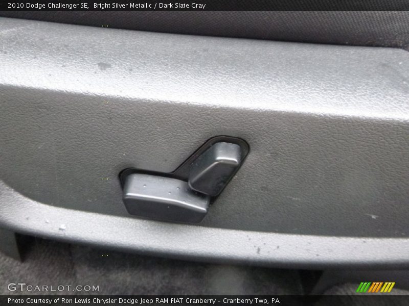 Bright Silver Metallic / Dark Slate Gray 2010 Dodge Challenger SE