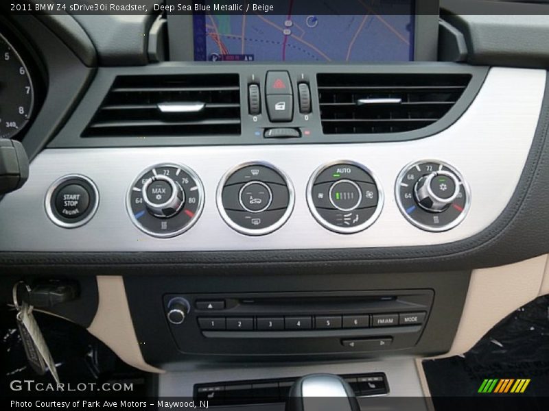 Controls of 2011 Z4 sDrive30i Roadster