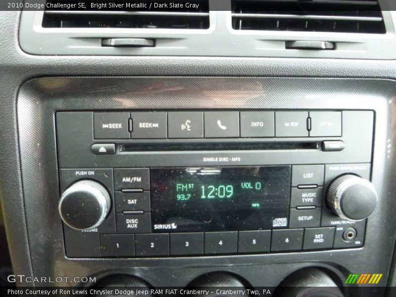 Bright Silver Metallic / Dark Slate Gray 2010 Dodge Challenger SE