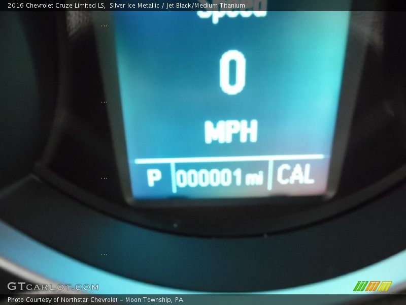 Silver Ice Metallic / Jet Black/Medium Titanium 2016 Chevrolet Cruze Limited LS