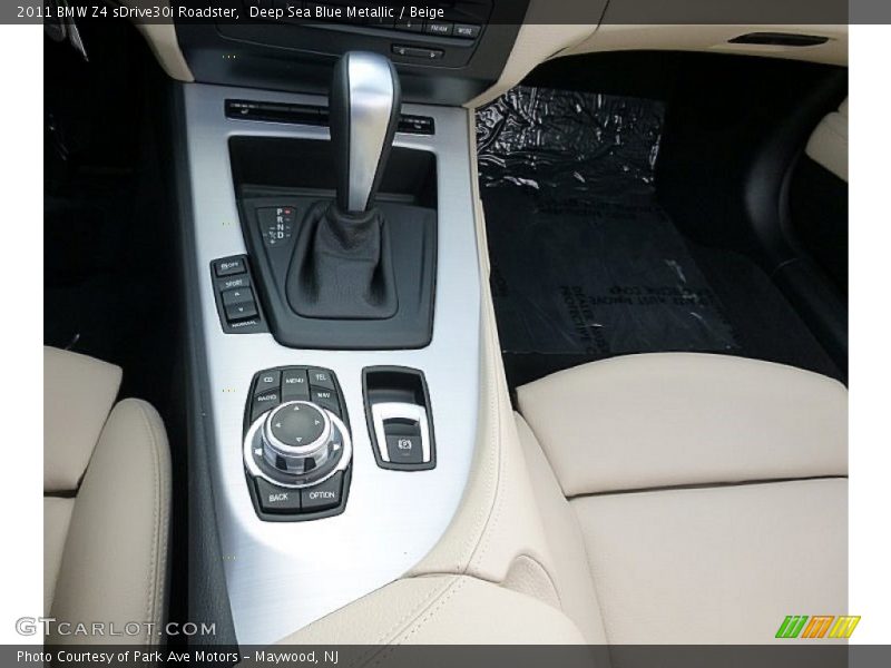 Controls of 2011 Z4 sDrive30i Roadster