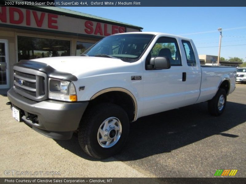Oxford White / Medium Flint 2002 Ford F250 Super Duty XL SuperCab 4x4