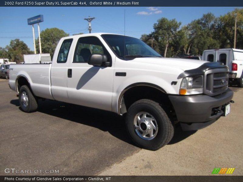 Oxford White / Medium Flint 2002 Ford F250 Super Duty XL SuperCab 4x4