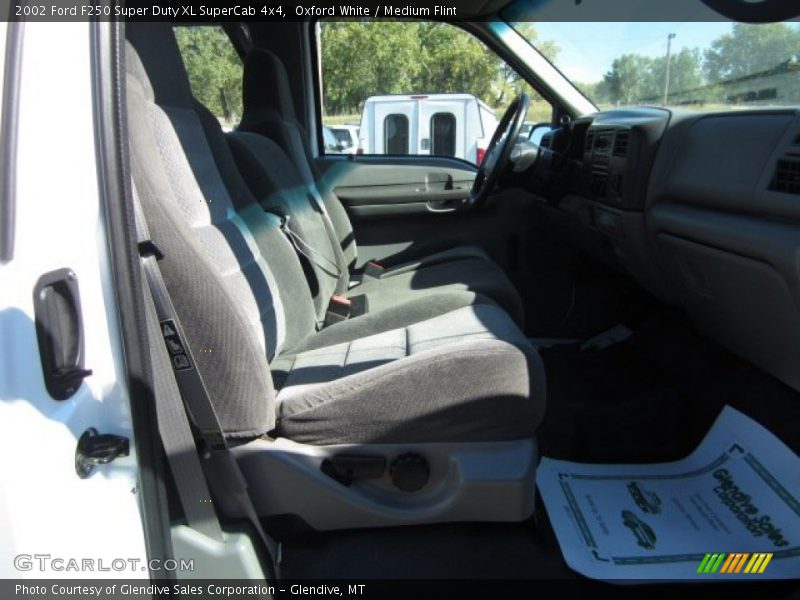 Oxford White / Medium Flint 2002 Ford F250 Super Duty XL SuperCab 4x4