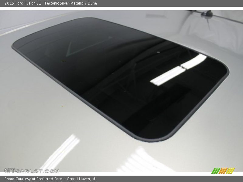 Tectonic Silver Metallic / Dune 2015 Ford Fusion SE