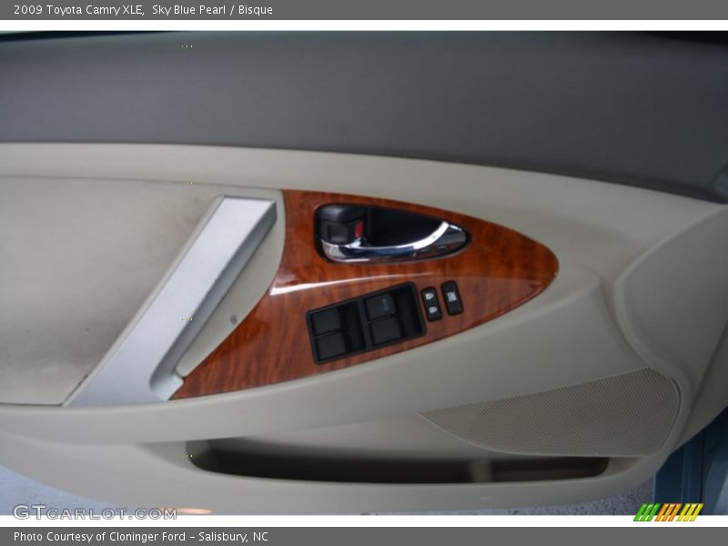 Sky Blue Pearl / Bisque 2009 Toyota Camry XLE