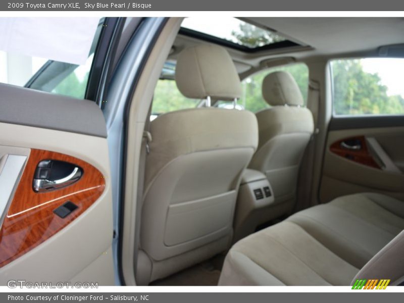 Sky Blue Pearl / Bisque 2009 Toyota Camry XLE
