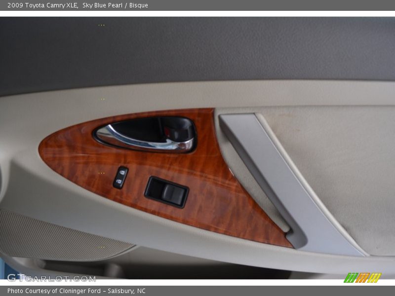 Sky Blue Pearl / Bisque 2009 Toyota Camry XLE