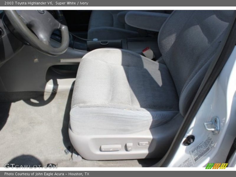 Super White / Ivory 2003 Toyota Highlander V6