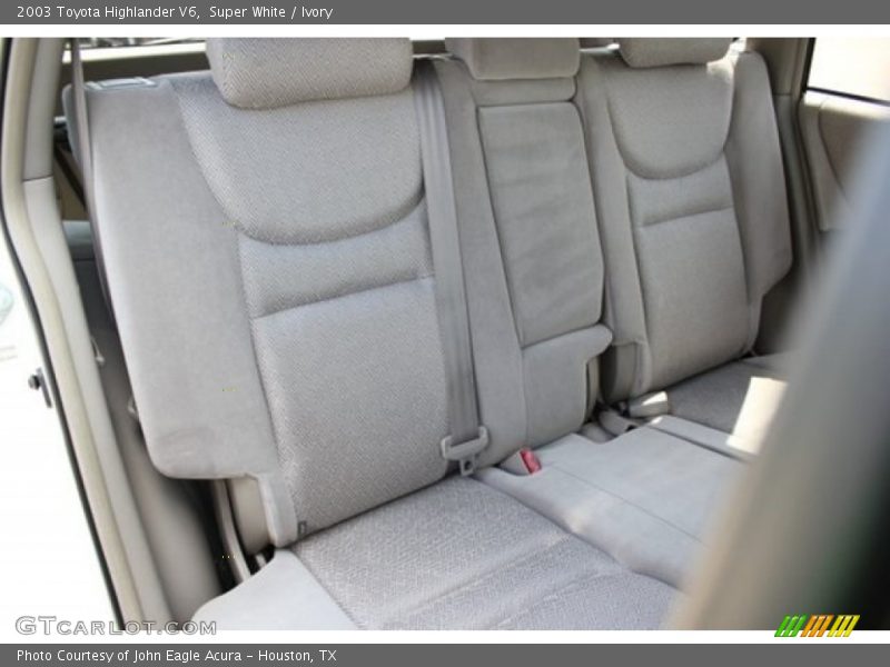 Super White / Ivory 2003 Toyota Highlander V6