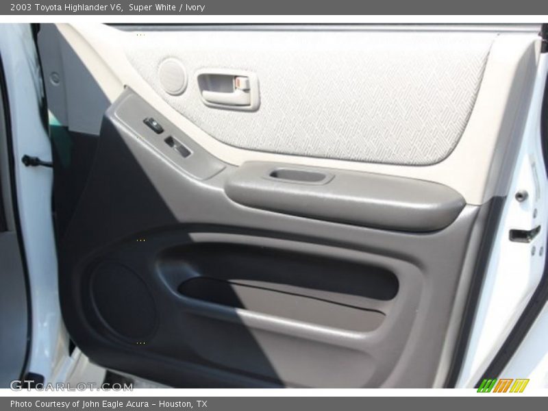 Super White / Ivory 2003 Toyota Highlander V6