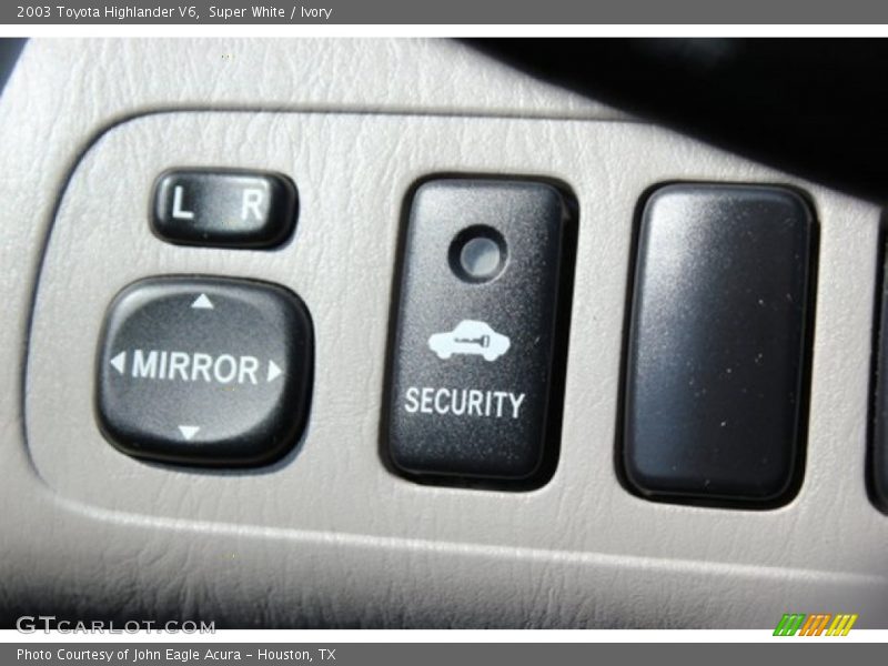 Super White / Ivory 2003 Toyota Highlander V6