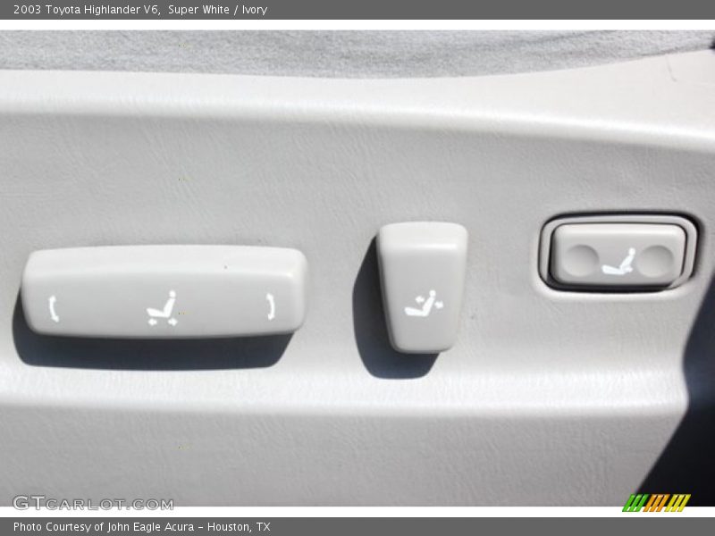 Super White / Ivory 2003 Toyota Highlander V6