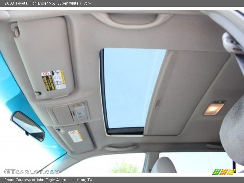 Super White / Ivory 2003 Toyota Highlander V6